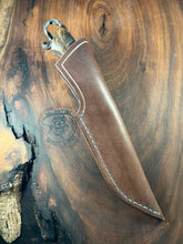 Load image into Gallery viewer, Tanto Hunter in Wave Pattern Damascus