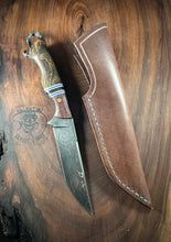Load image into Gallery viewer, Tanto Hunter in Wave Pattern Damascus

